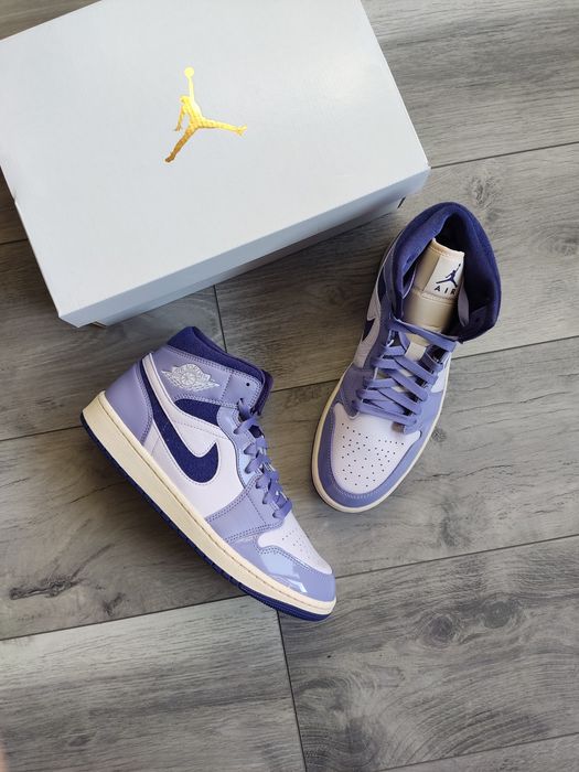 Air Jordan 1 Mid Light Purple