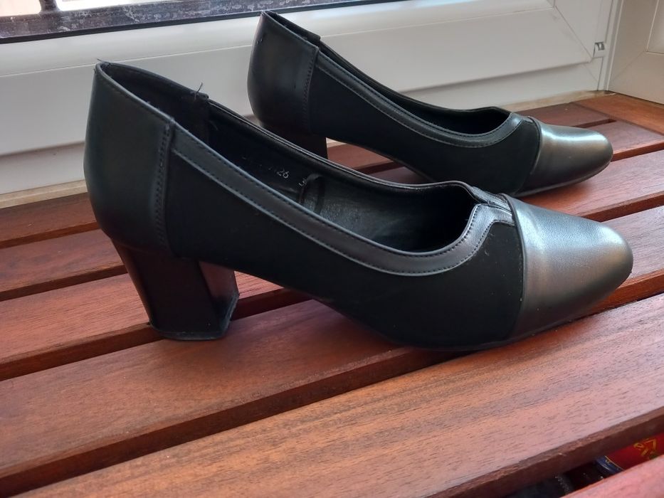 Елегантни Обувки на нисък ток