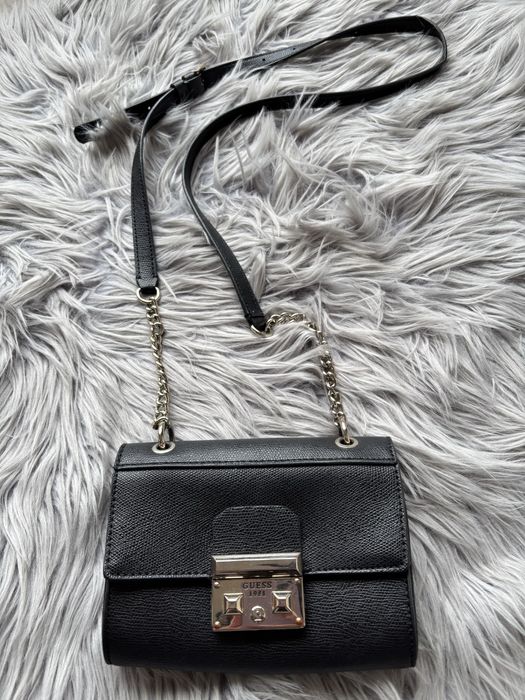 Дамска чанта Guess