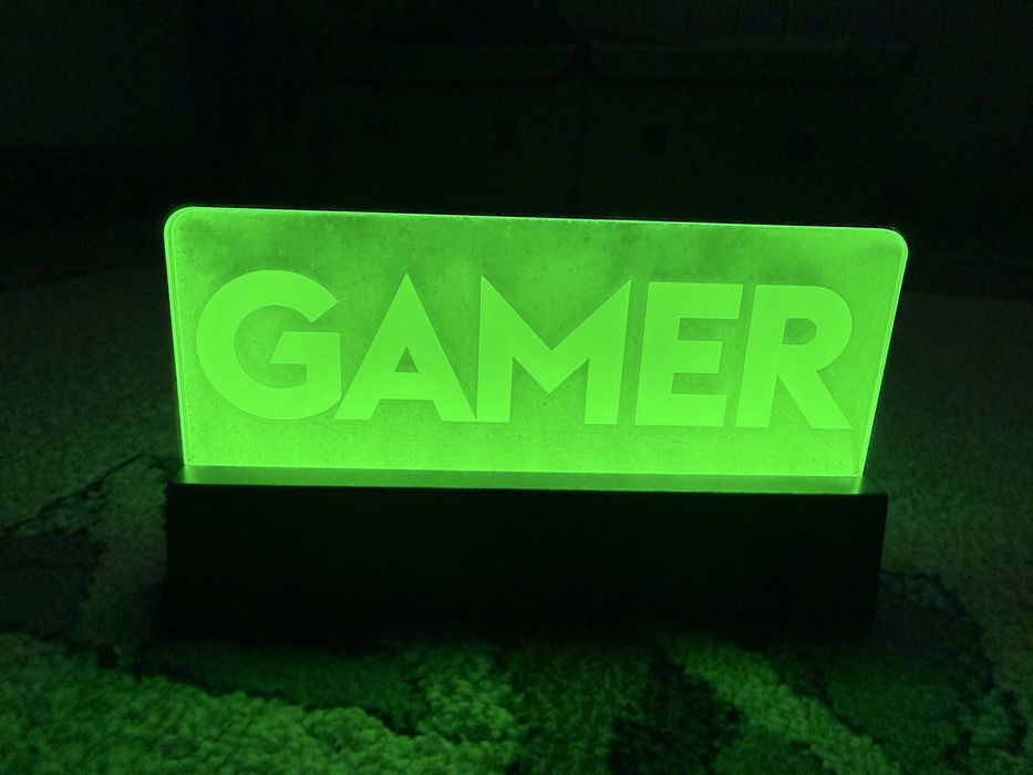 Vând veioză Gamer nouă