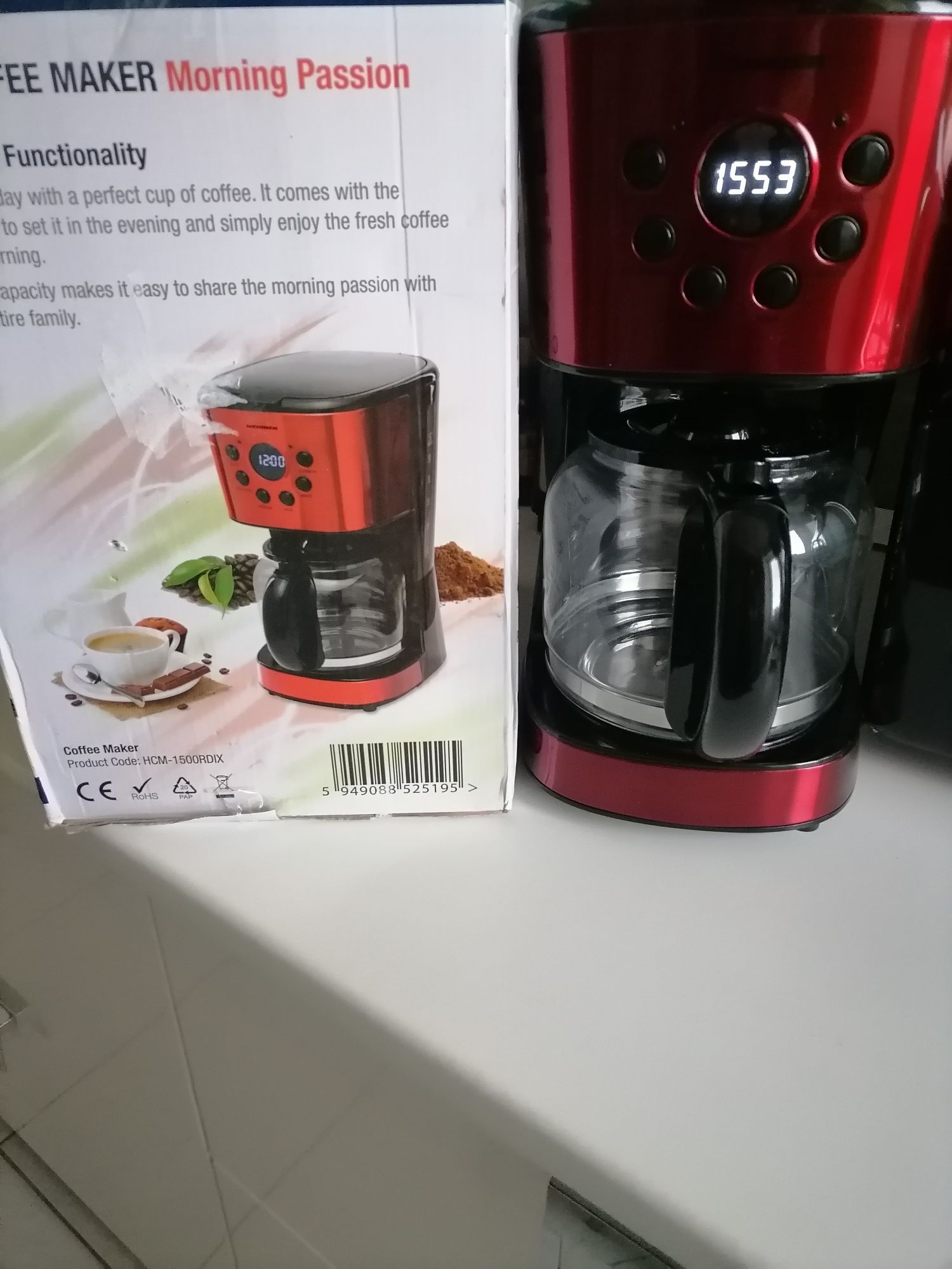 Vând cafetiera cu timer si  programare, noua la cutie.