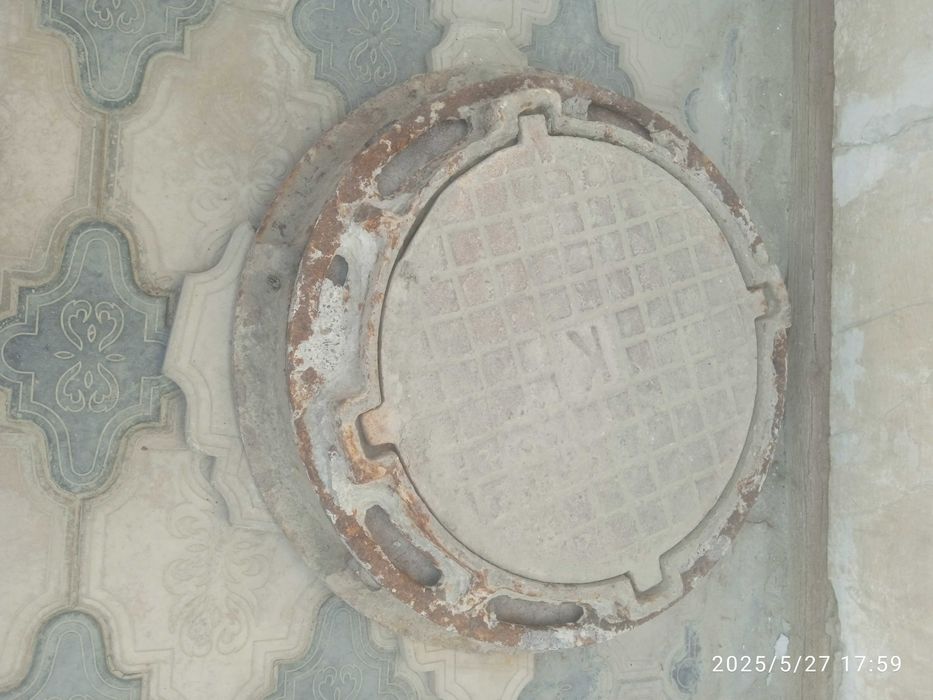 Канализация люки СССР ники тезда сотилади, бақувват мошний.