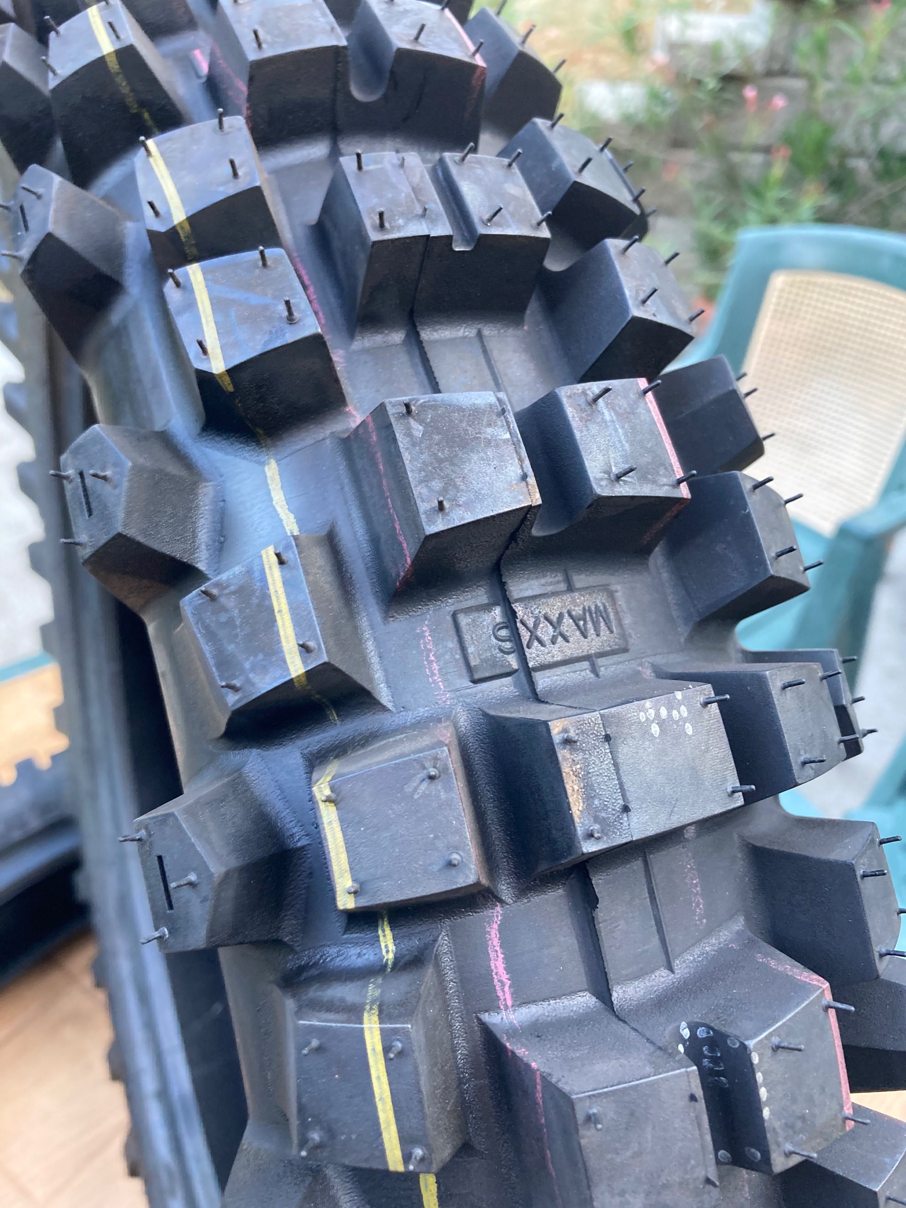Кросови задни гуми Maxxis