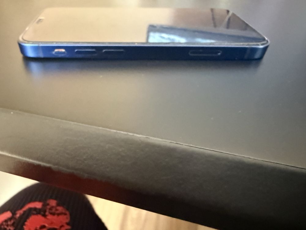 iPhone 12 mini 128GB Blue – работещ, със следи от употреба
