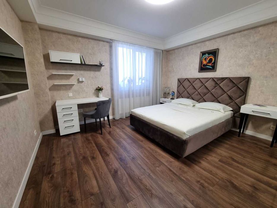 Дава се под наем Двустаен апартамент в София, Кръстова вада - 76 кв.м за 450 € - Снимка #2