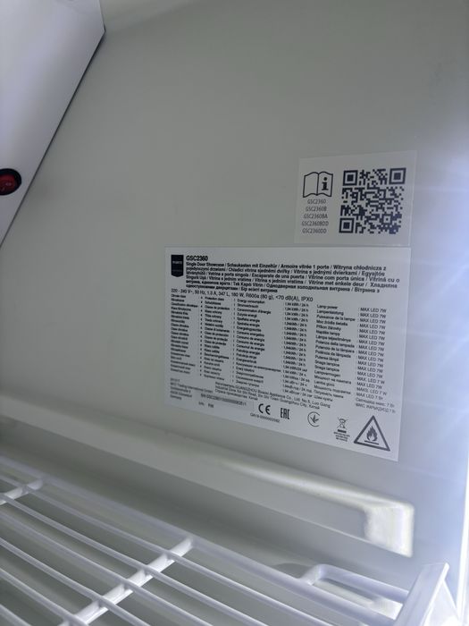 Frigider cu use de sticla.