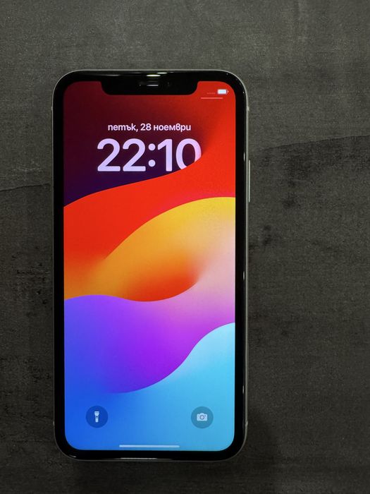 Iphone 11 64gb бял