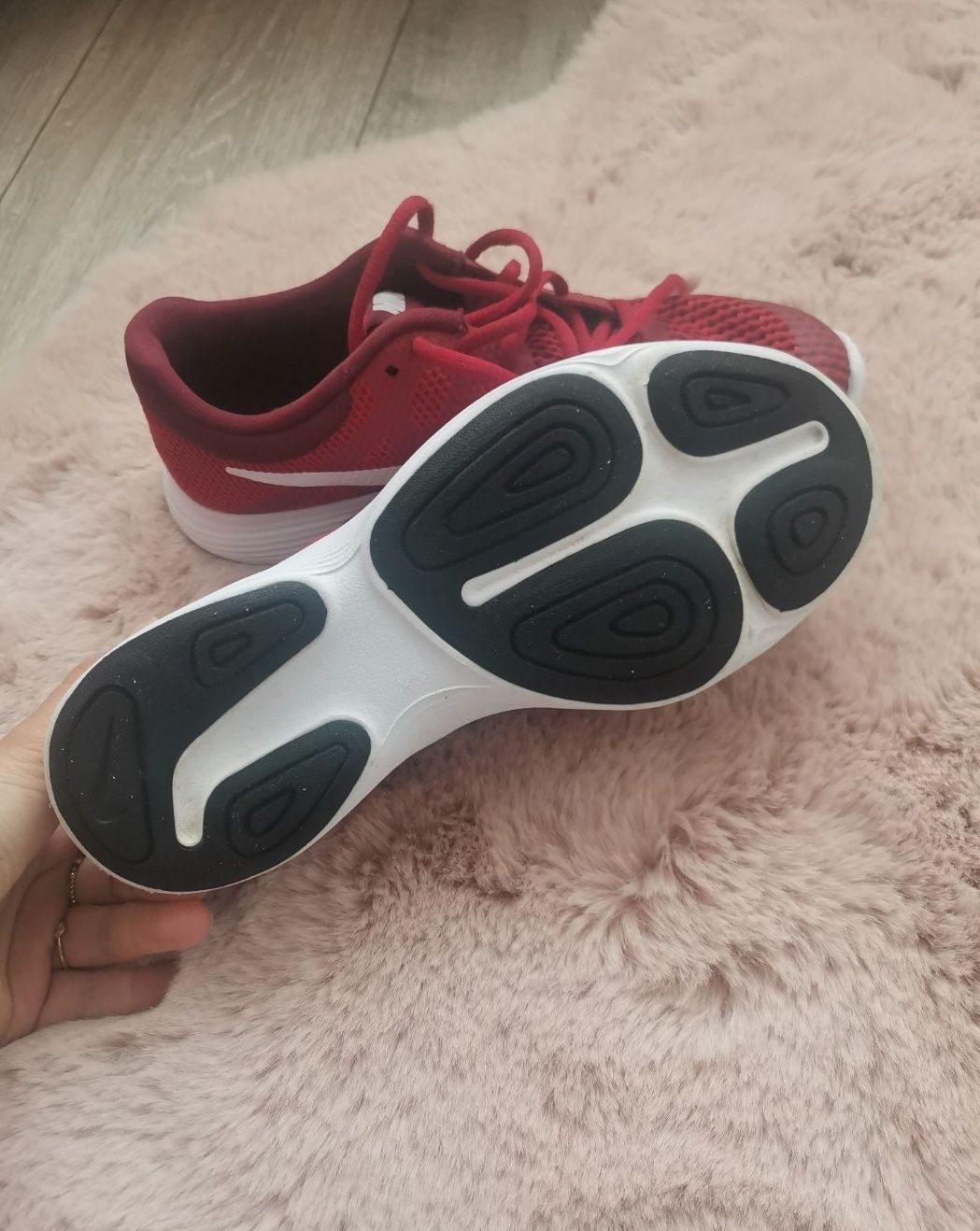 Маратонки nike 36 номер
