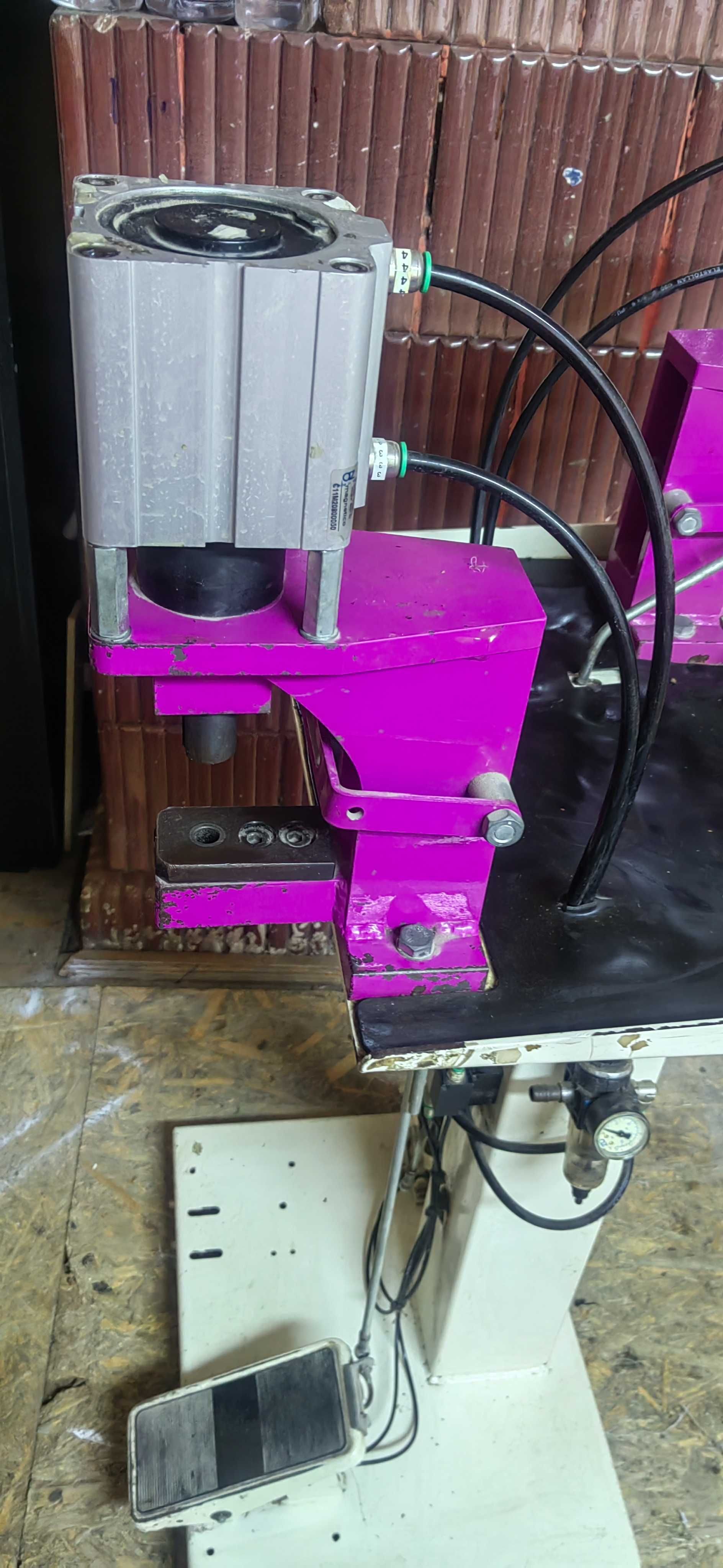 Masina de capsat Lozio Originala 2 posturi  cu compresor Einhell 50 l