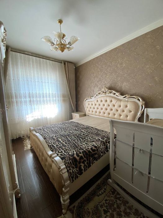 3 xona kvartira sotiladi