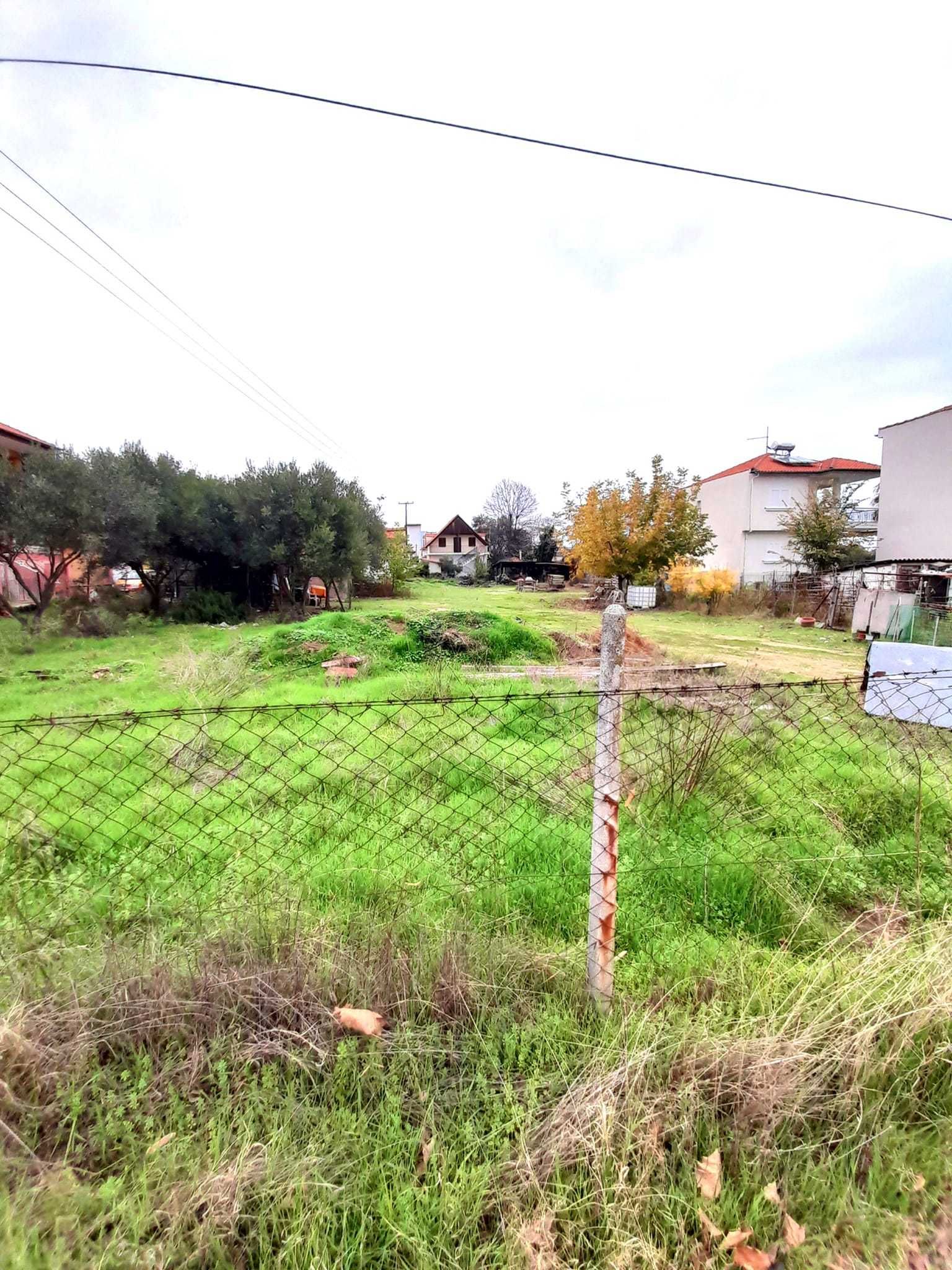 Продава се инвестиционен парцел с площ 1800 м2 в Аспровалта, Гърция