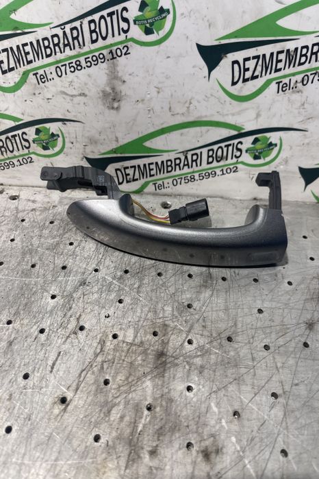 Maner deschidere din exterior usa fata dreapta 7P6 837 206F Volkswage