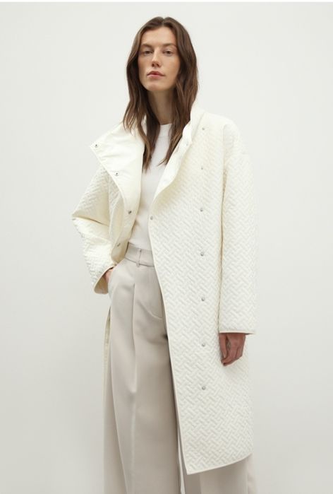 Женское демисезонное пальто.