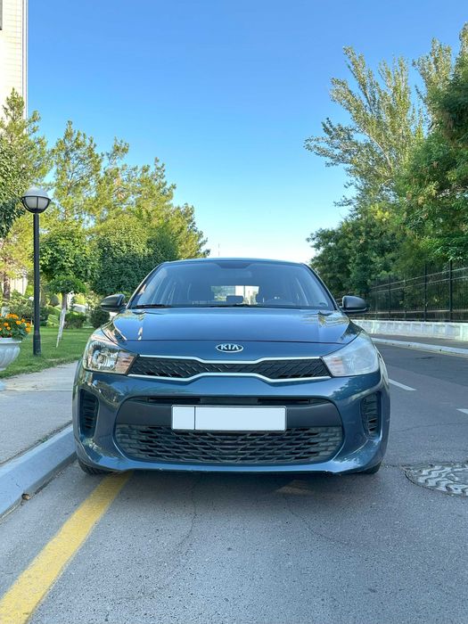 Продается Kia Rio 2018г (77,539 тыс пробег) Цвет Синий Дымчатый