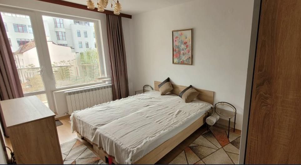 Дава се под наем Тристаен апартамент в София, Център - 86 кв.м за 725 € - Снимка #3