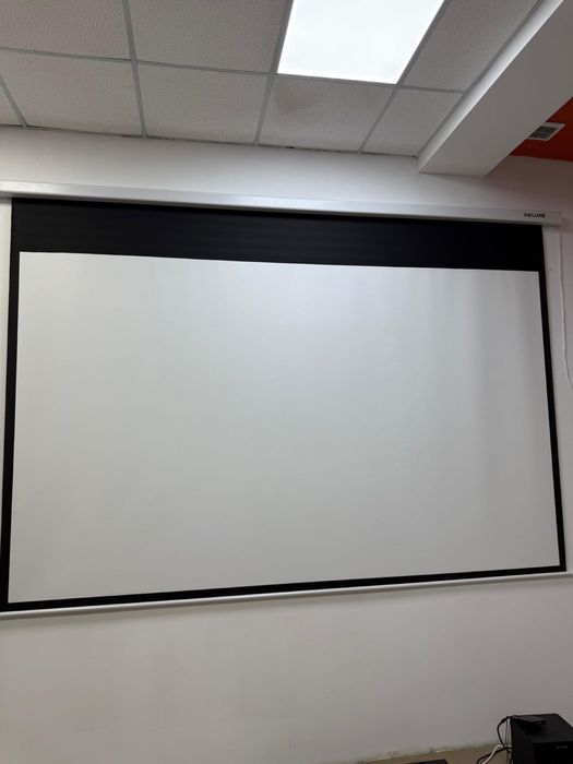 Проектор с экраном готовое решение