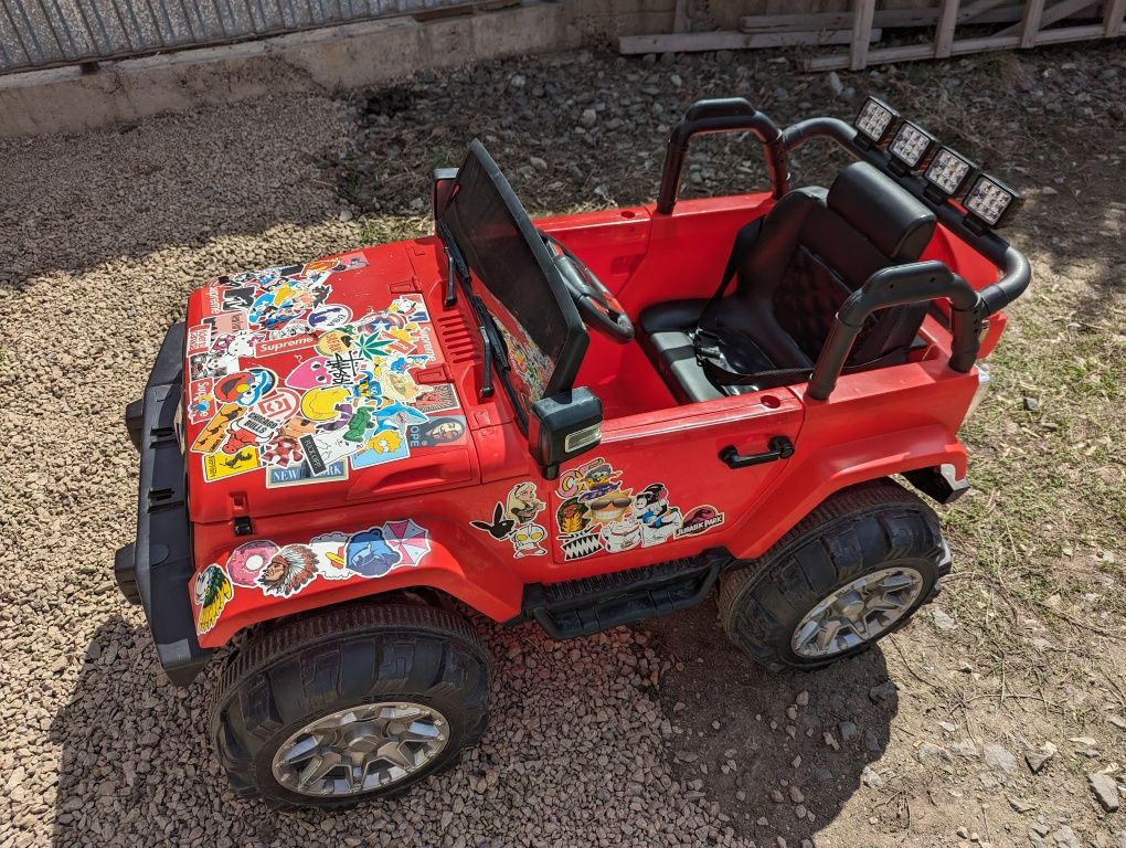 Машинка детская электрическая 4WD