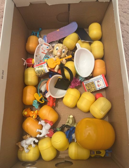 Cutie cu surprize din ou kinder