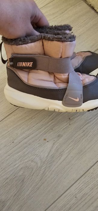 Боти Nike номер 27