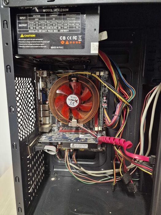 Компютър i3 M370 2.40GHz 4GB RAM 120GB SSD R5-230 2GB