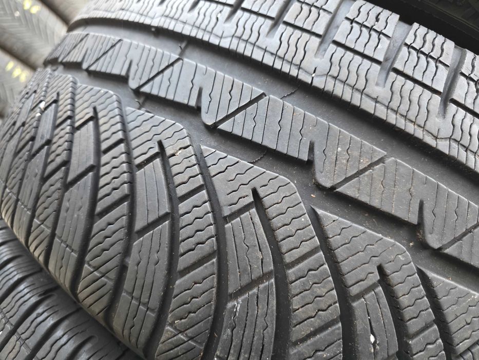 4бр Зимни гуми 235 55 17 - Michelin