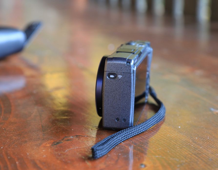 Продавам Ricoh GR3 street edition