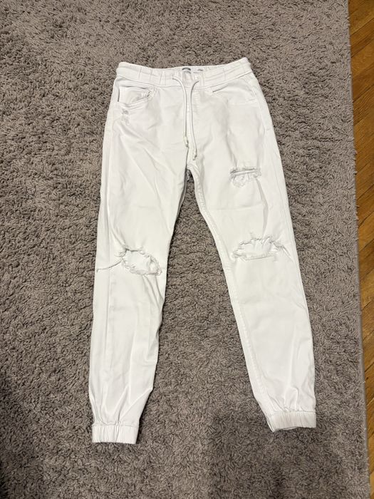 Бели Дънки Bershka