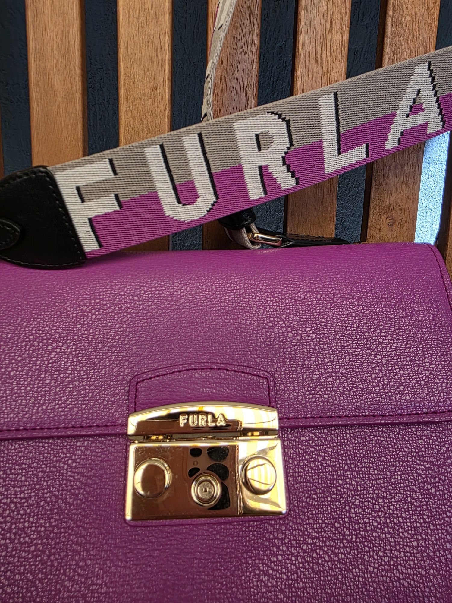 Furla metropolis чанта