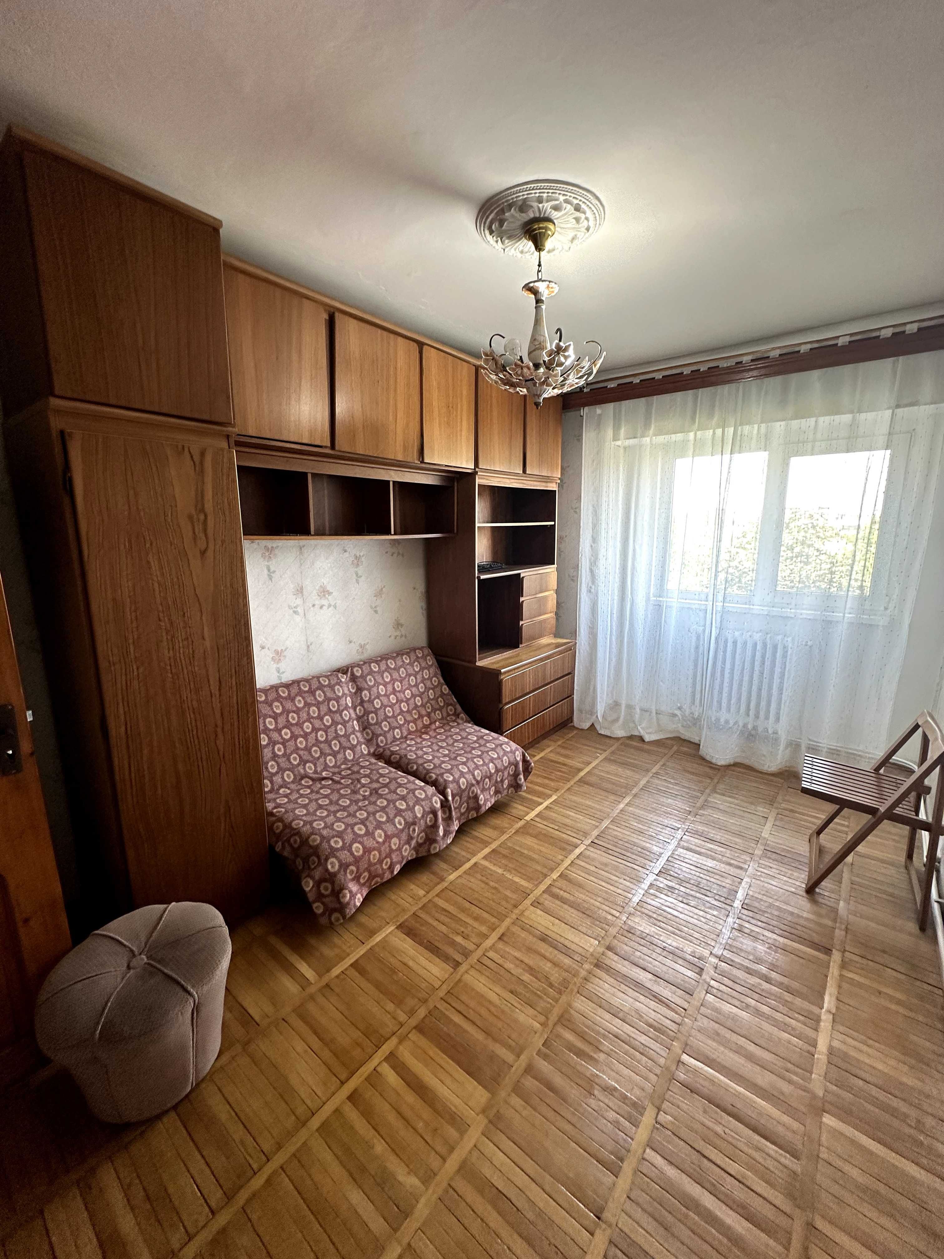 Apartament 4 camere, poziționat ideal în zona centrală, Piața Moldovei