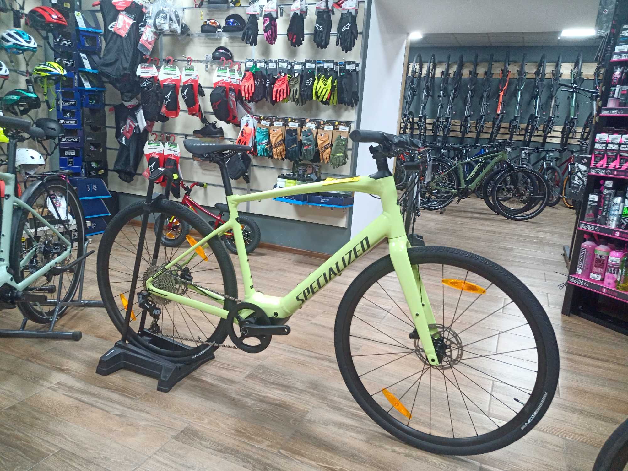 SPECIALIZED Turbo Vado SL 4.0-Lime L- in stoc EST BIKE Funky Sports