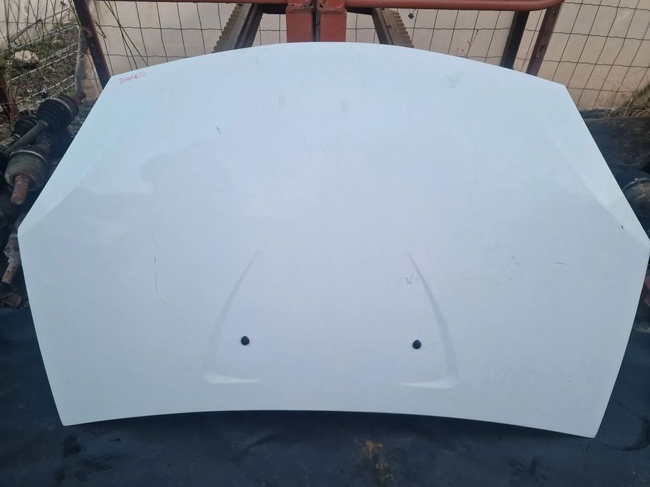 Capota motor Dacia Sandero an 2008-2012