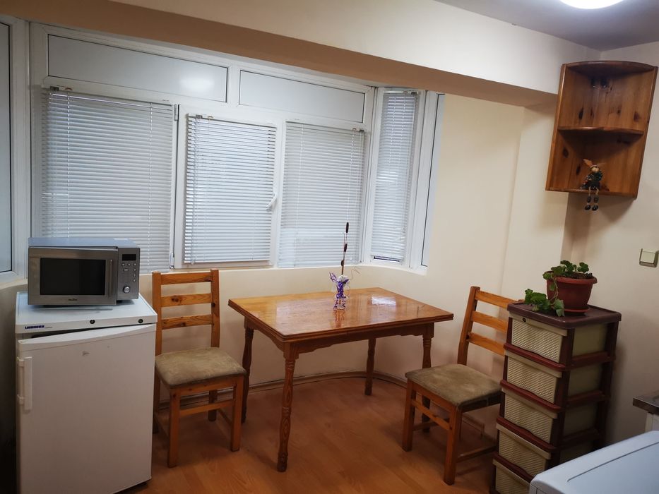 Собственик  под наем обзаведена гарсионера кв. Бели Лом  до Кауфюад