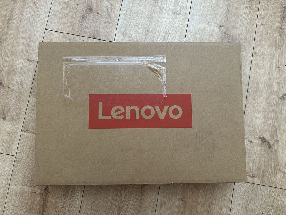 Лаптоп Lenovo Slim 3 15.6" 16GB RAM 512GB SSD