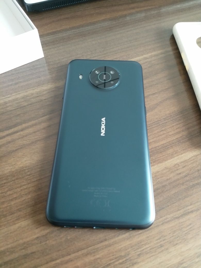 Nokia X10 colecție