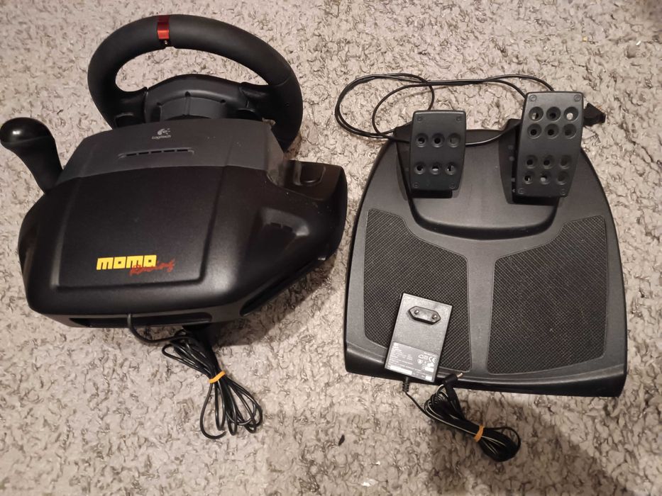 Volan Racing wheel cu pedale, schimbator Logitech Momo PC, Playstation