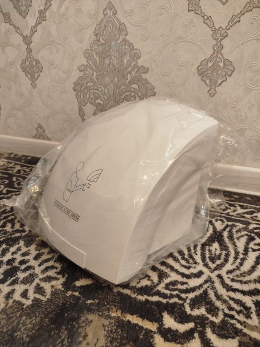 Qoʻl quritgich.  Automatic hand dryer