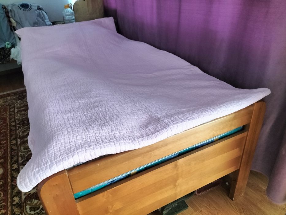Продам кровать односпалка