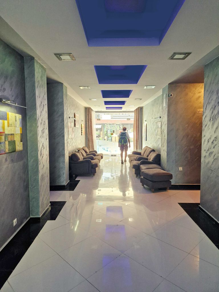 Продава се Ателие в Бургас, Лазур - 34 кв.м за 1324 €/кв.м - Снимка #5