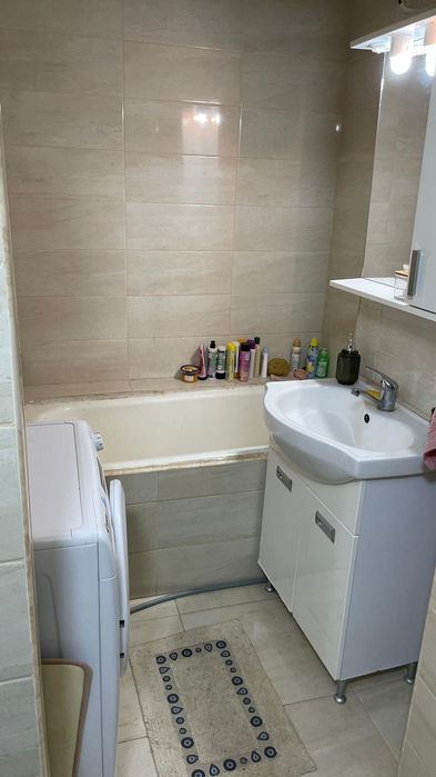 Închiriez Apartament cu o Cameră