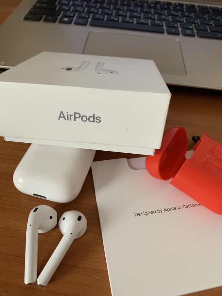 Apple ,AirPods в отличном состоянии