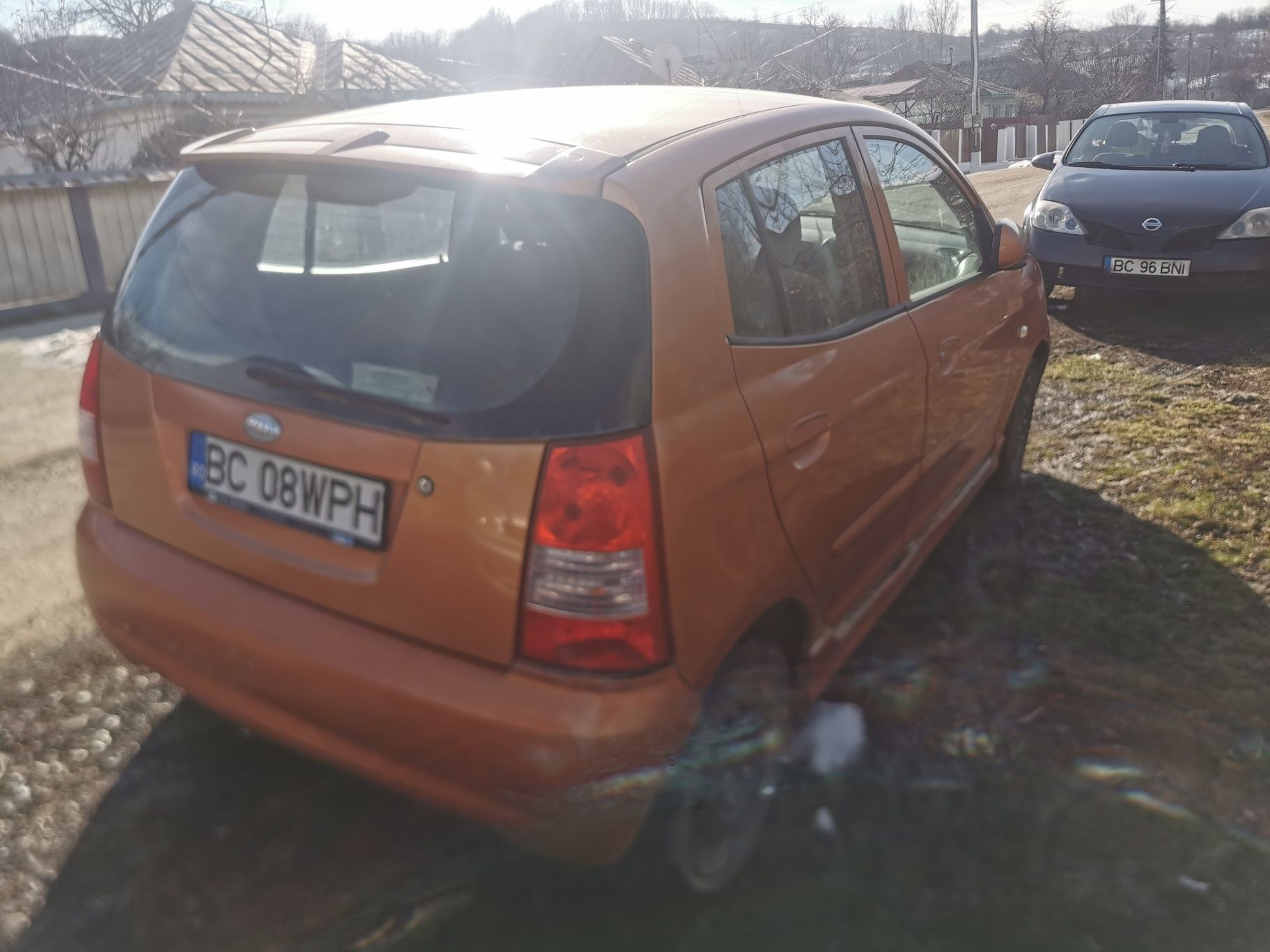 Vând Kia Picanto, an 2006, motorizare 1.1 benzina, pentru piese.