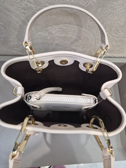 Чанта Emporio Armani - естествена кожа