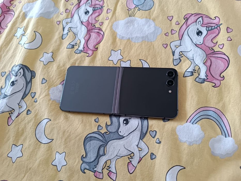 Vând Samsung zi flip 5