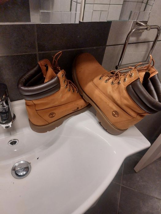 Продавам зимни боти Timberland 42