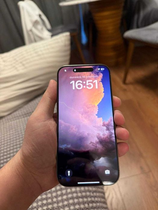 Iphone 16 pro cu garantie, stare impecabila