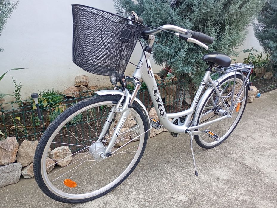 Bicicletă damă CYCO,cu 7 vit Nexus,frână picior,argintie !
