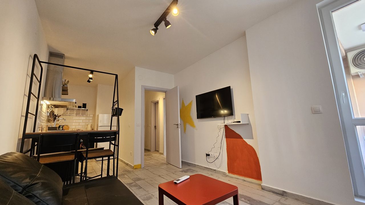 Дава се под наем Двустаен апартамент в София, Зона Б-19 - 55 кв.м за 765 € - Снимка #13