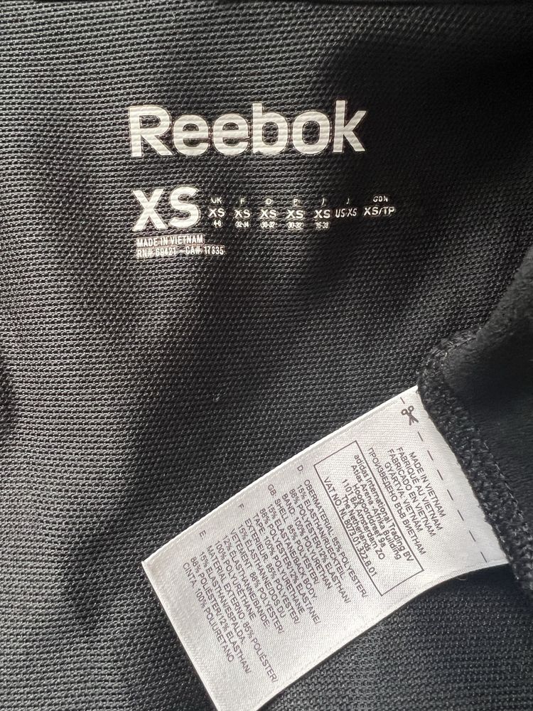 Продам женскую одежду Reebok