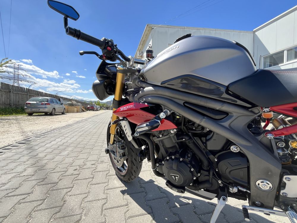 Triumph Speed Triple 1050 R