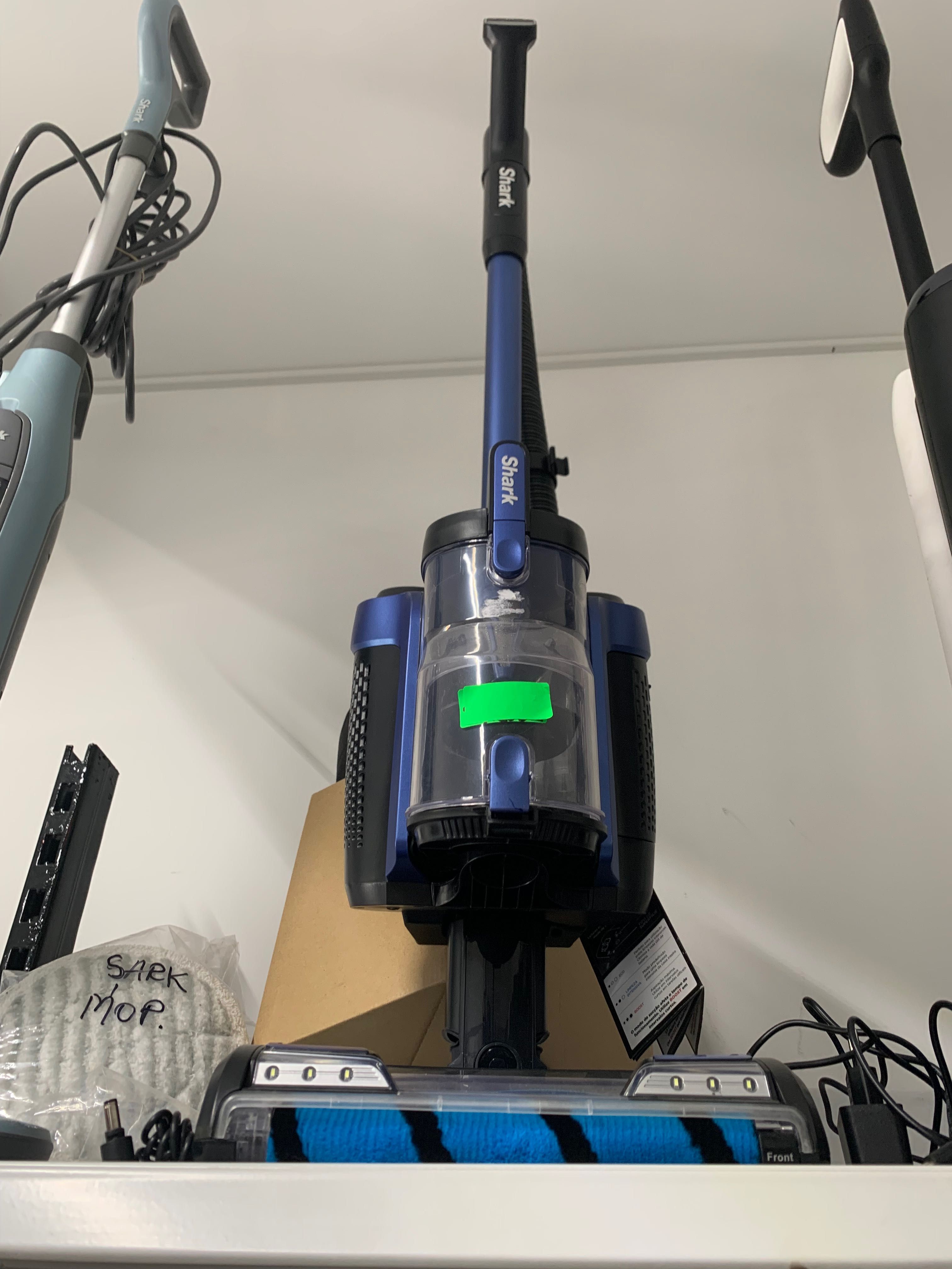 Aspirator vertical fara fir Shark ICZ160EU, Aut. covor si parchet